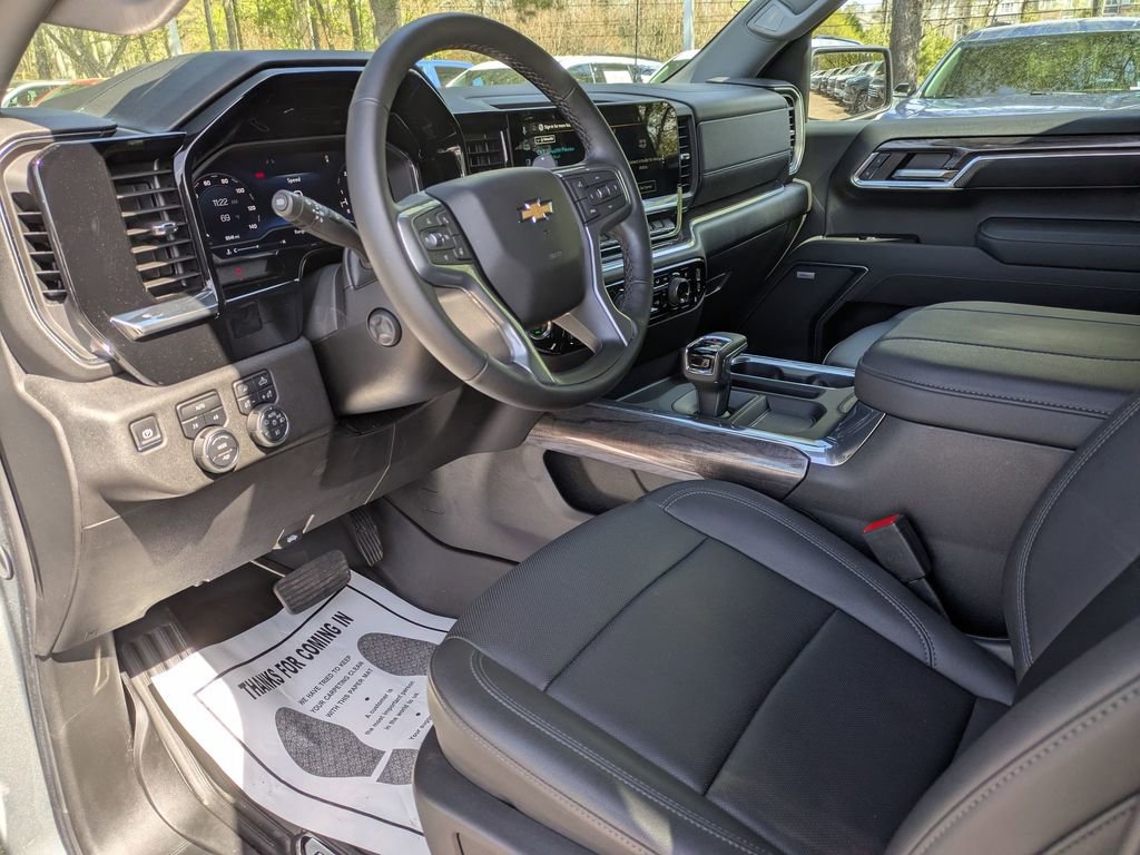 Used 2025 Chevrolet Silverado 1500 LTZ w/ LTZ Convenience Package II image 12