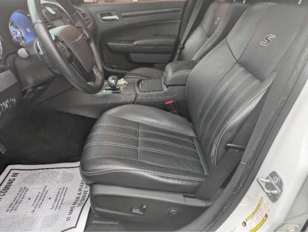 Used 2014 Chrysler 300 S image 10