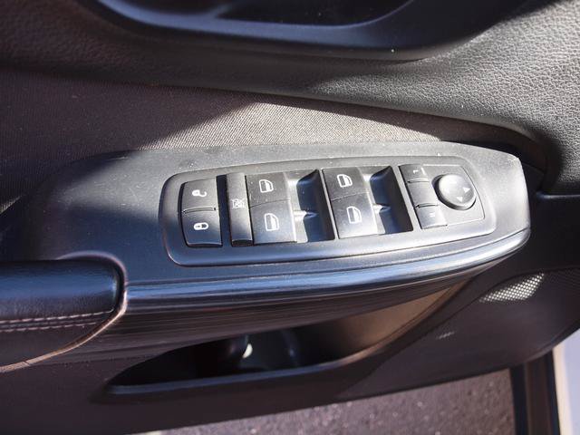 Used 2016 Jeep Cherokee Latitude w/ Cold Weather Group AWD/4WD image 8