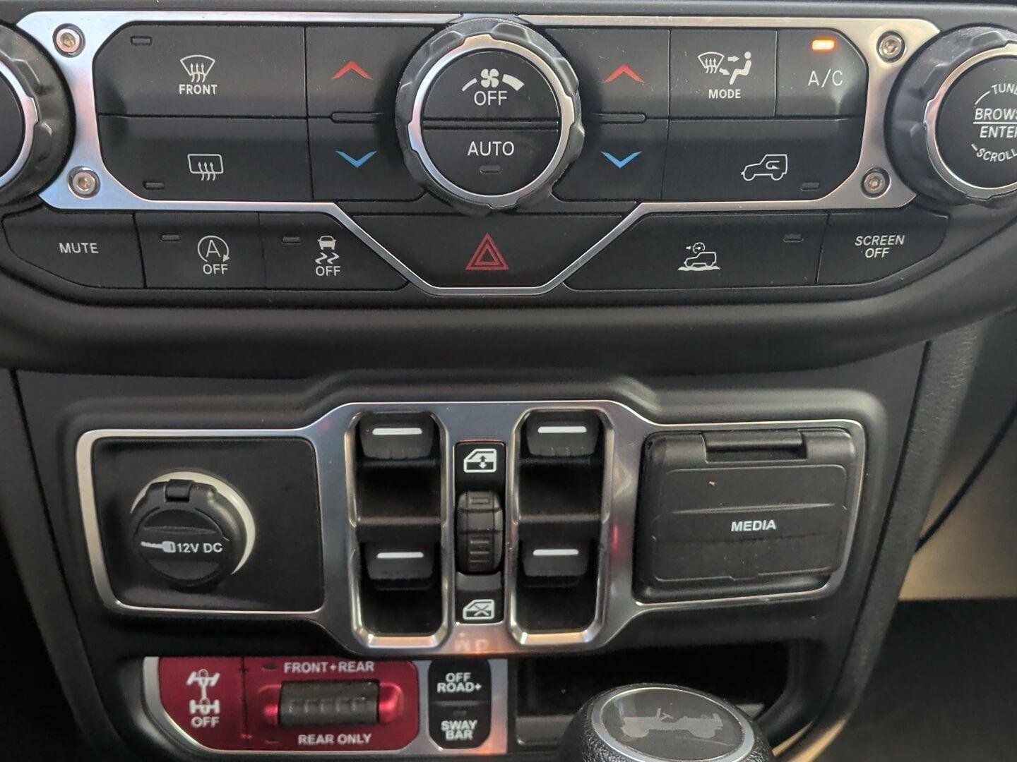 Used 2023 Jeep Wrangler Unlimited Rubicon image 14