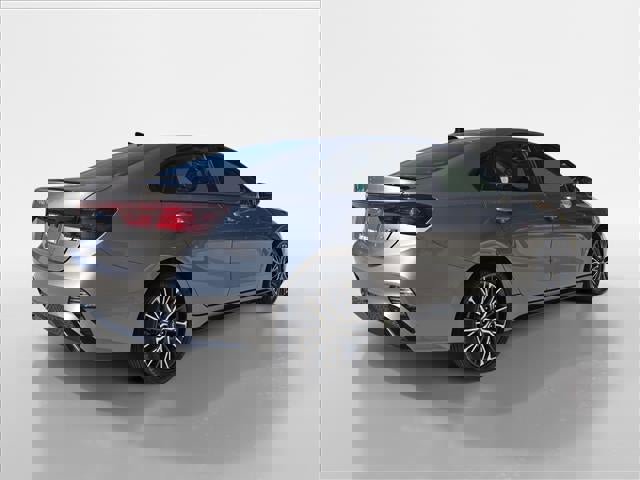 Used 2024 Kia Forte GT-Line image 3