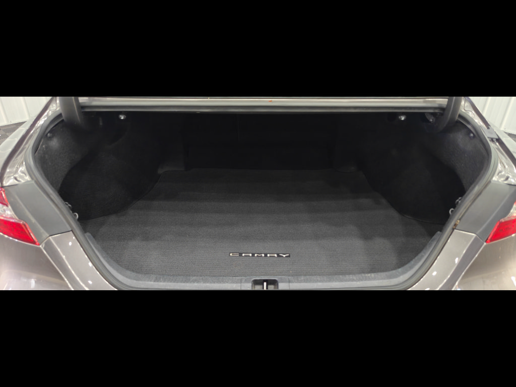 Used 2024 Toyota Camry LE FWD image 23