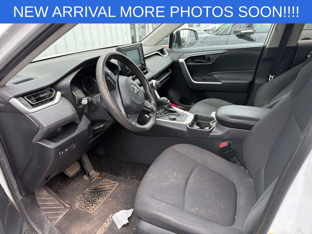 Used 2019 Toyota RAV4 LE w/ Carpet Mat Package AWD/4WD image 13