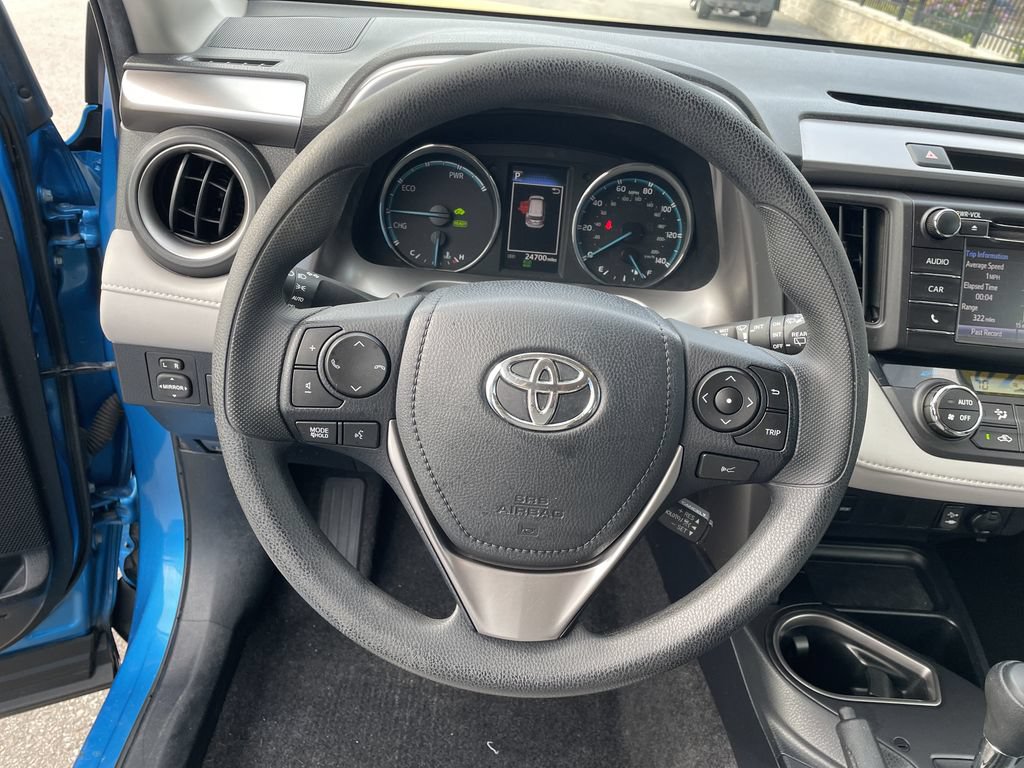 Certified 2018 Toyota RAV4 LE AWD/4WD image 16