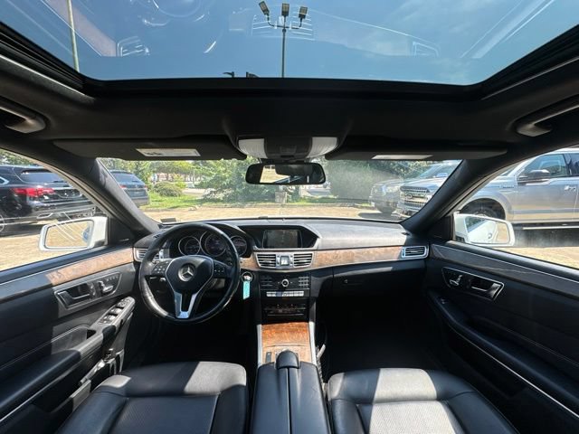 Used 2016 Mercedes-Benz E 350 4MATIC Sedan w/ Premium Package image 11