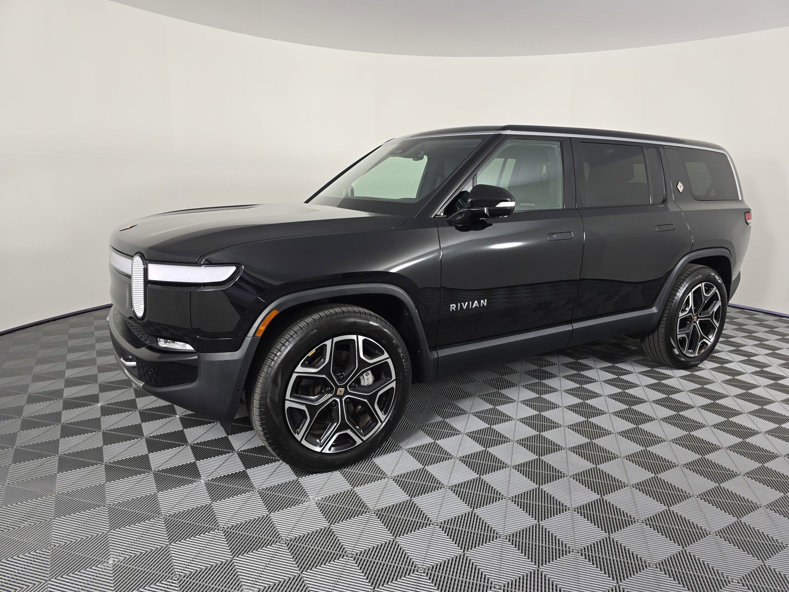 Used 2024 Rivian R1S Adventure