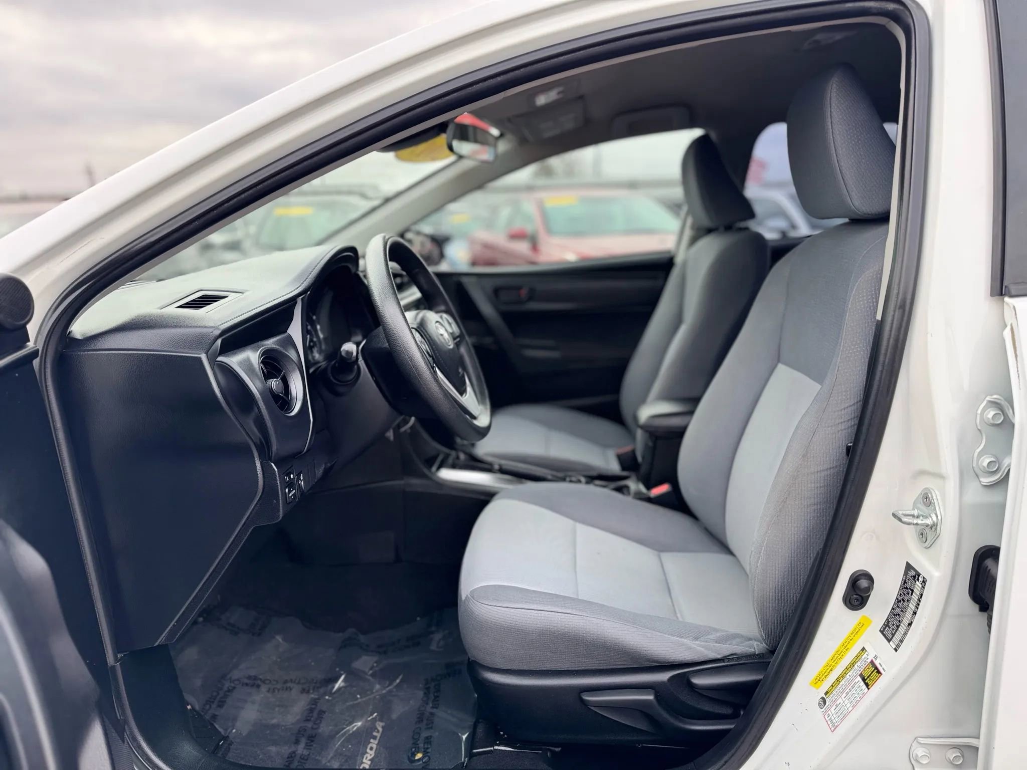 Used 2017 Toyota Corolla L FWD image 22