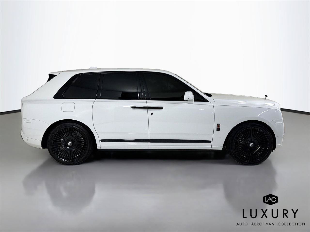 Used 2021 Rolls-Royce Cullinan AWD/4WD image 5