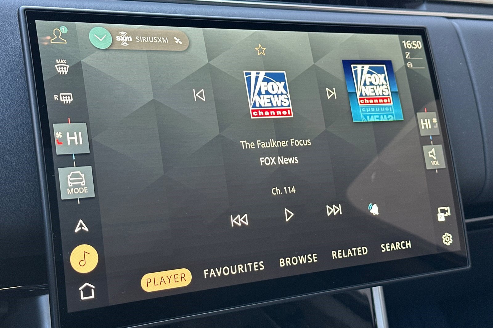 Used 2025 Land Rover Range Rover SE image 20