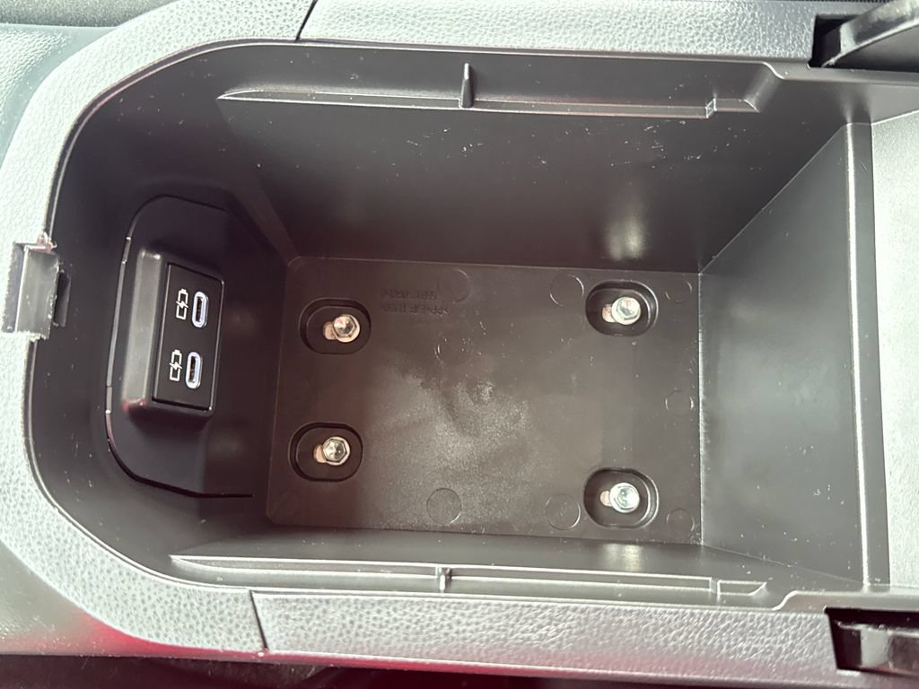 Used 2025 Toyota RAV4 XLE AWD/4WD image 27