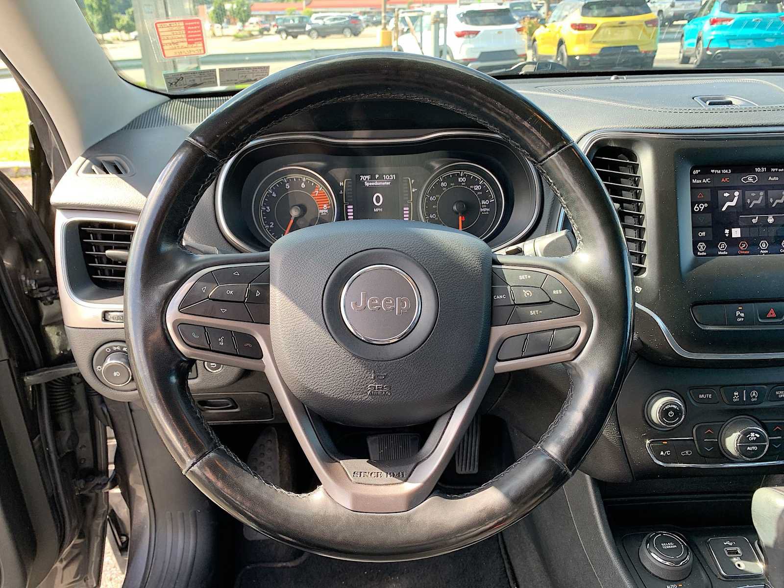 Used 2020 Jeep Cherokee Latitude Lux w/ Comfort/Convenience Group AWD/4WD image 11