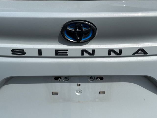 Certified 2025 Toyota Sienna XLE Woodland Edition image 17