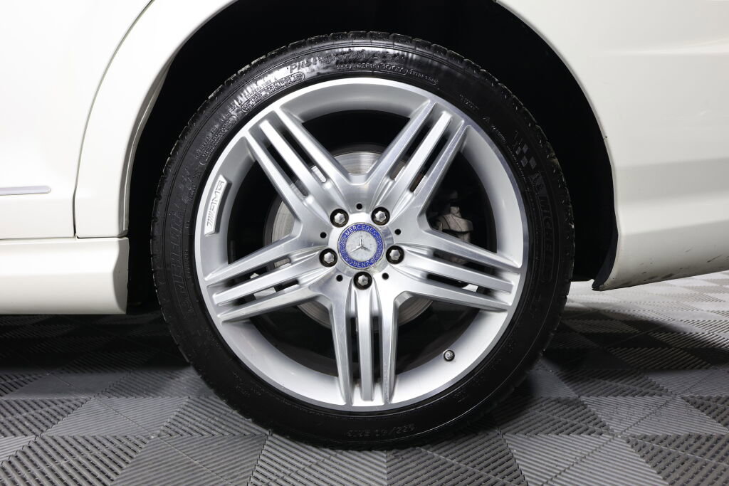Used 2013 Mercedes-Benz S 550 4MATIC image 8