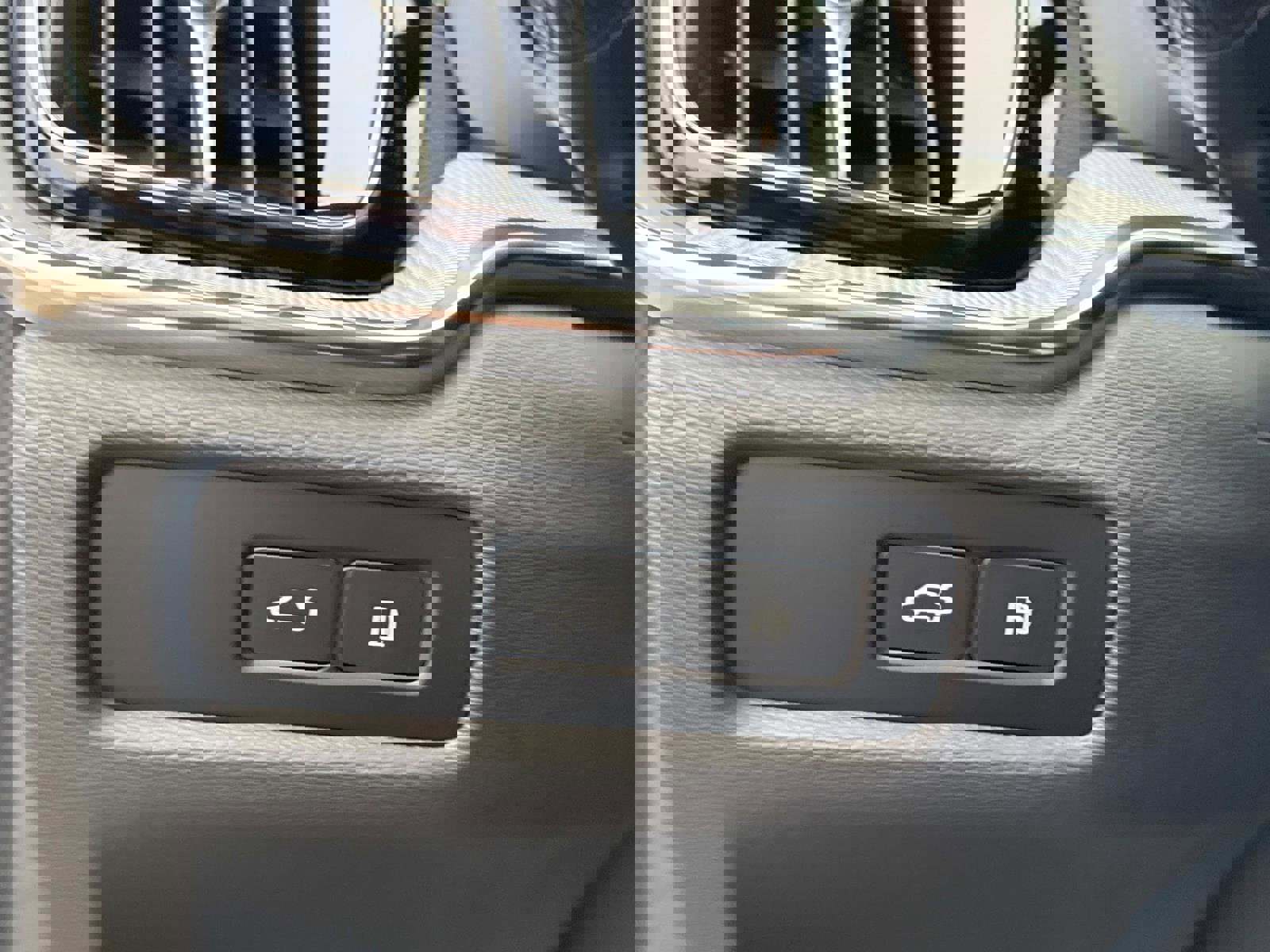 Certified 2024 Volvo S60 T8 Ultimate image 27