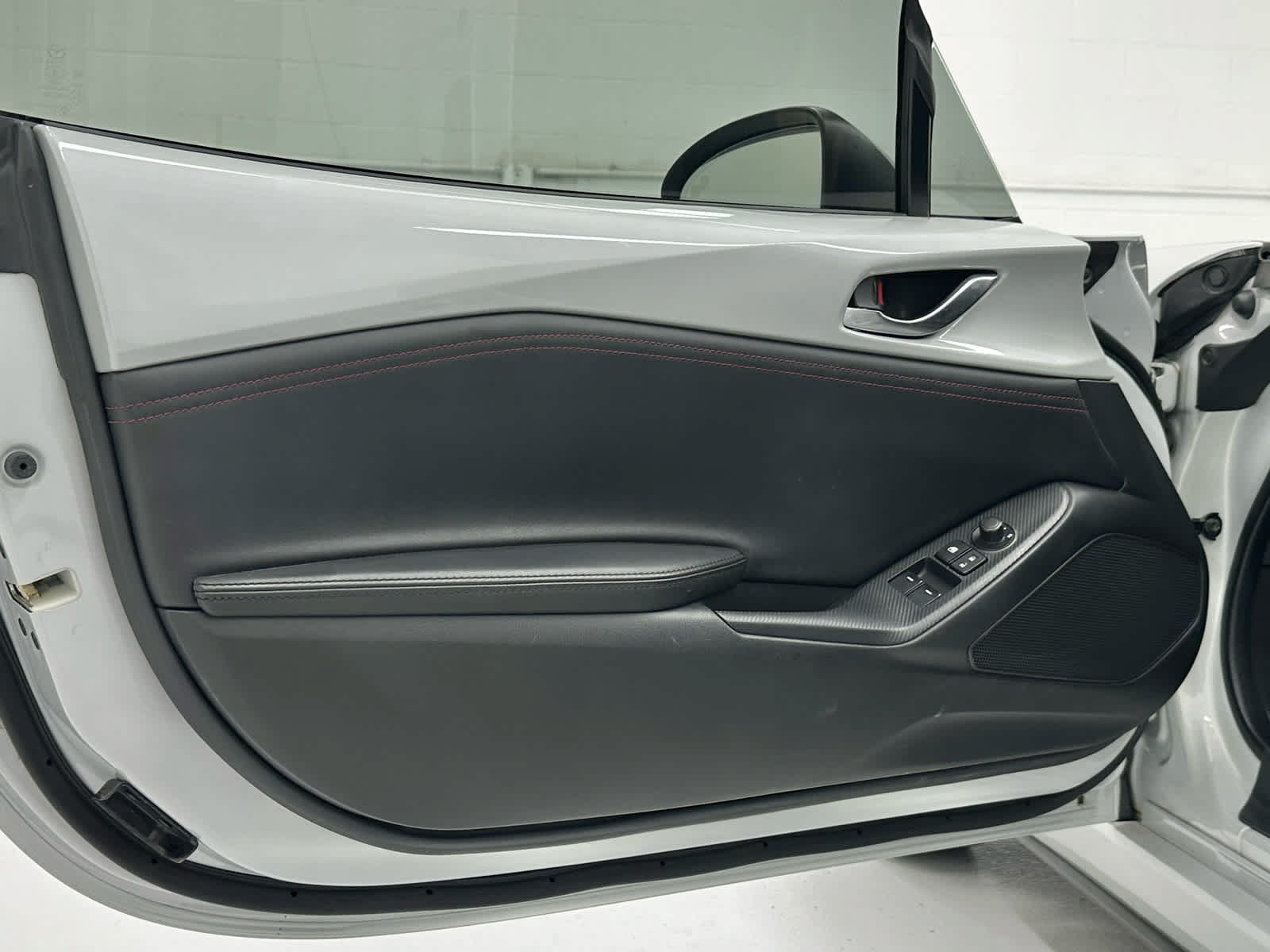 Used 2017 MAZDA MX-5 Miata RF Grand Touring RWD image 23
