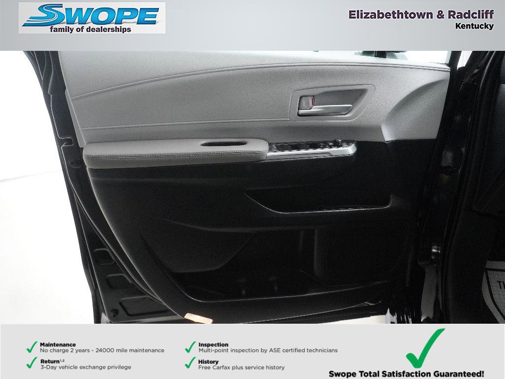 Used 2025 Toyota Sienna XLE image 14
