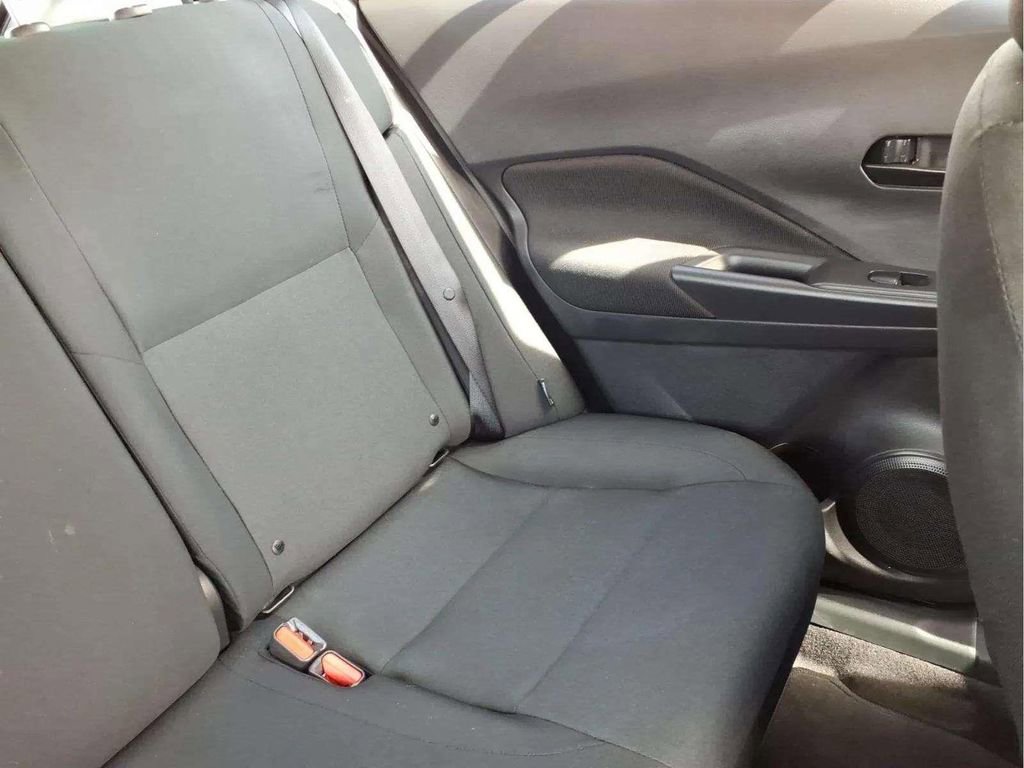 Used 2025 Nissan Kicks Play S image 18