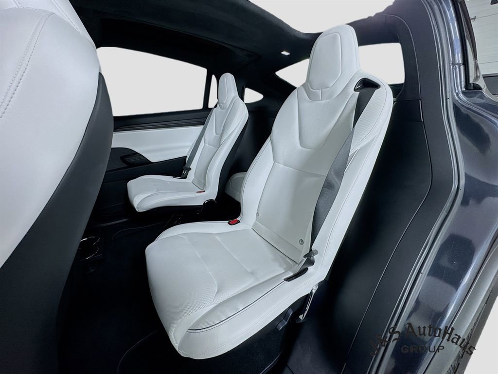Used 2024 Tesla Model X Plaid image 27