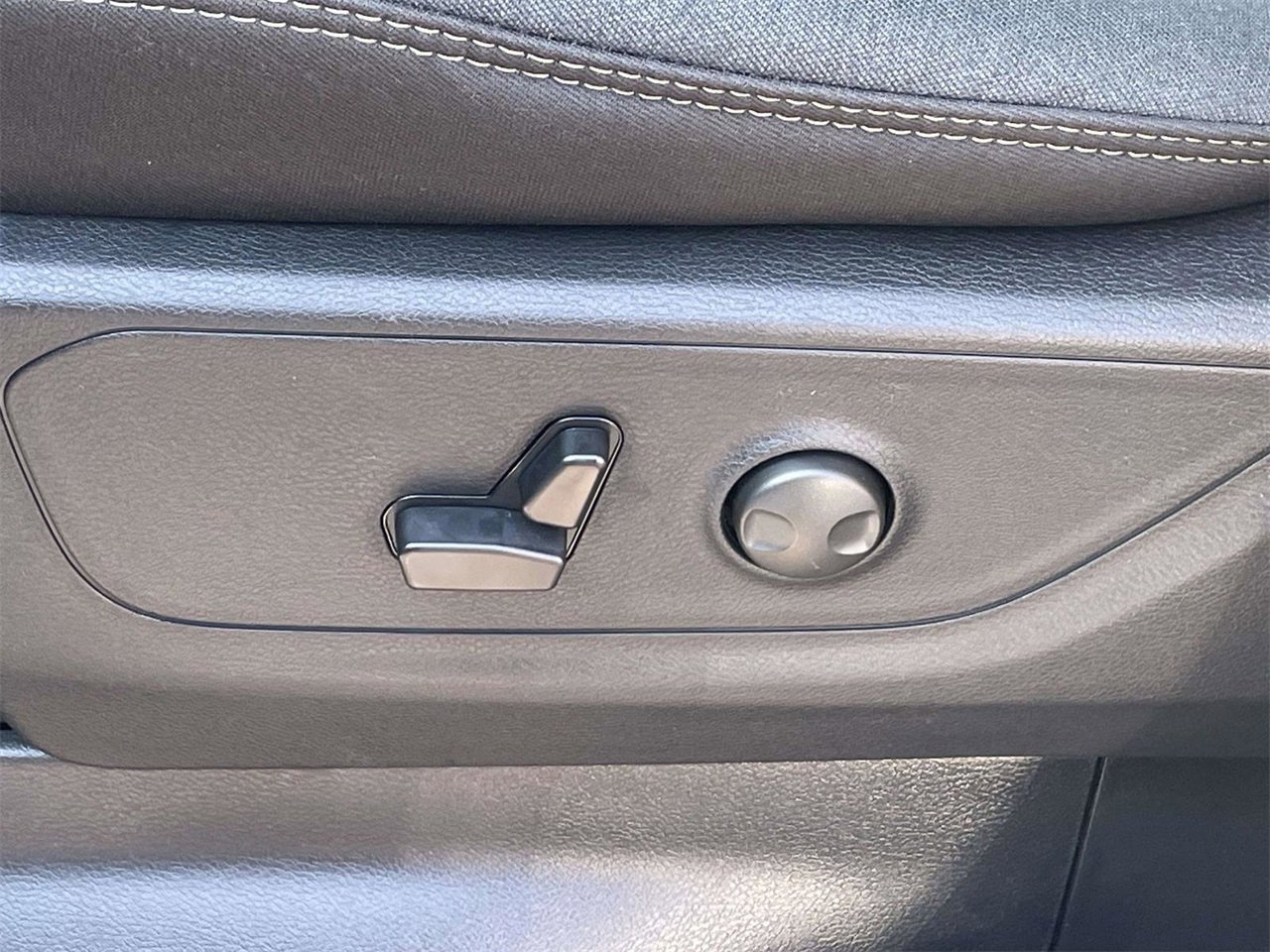 New 2026 RAM 1500 4x4 Crew Cab image 30