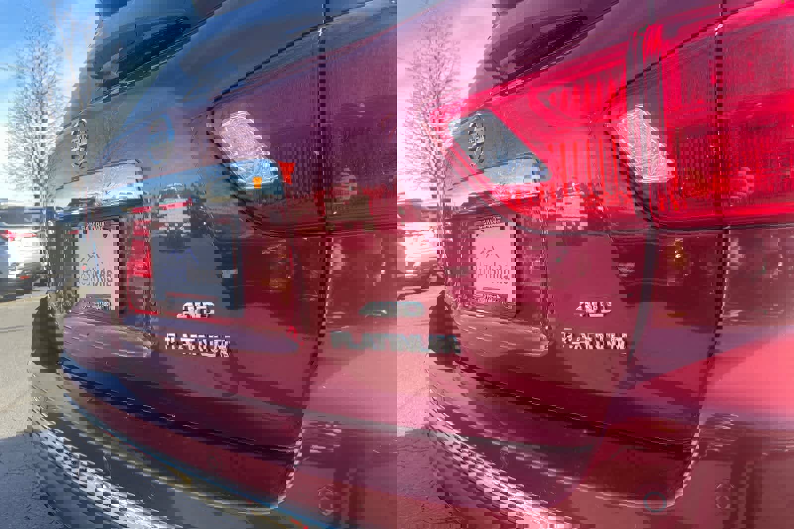 Used 2017 Nissan Pathfinder Platinum image 12