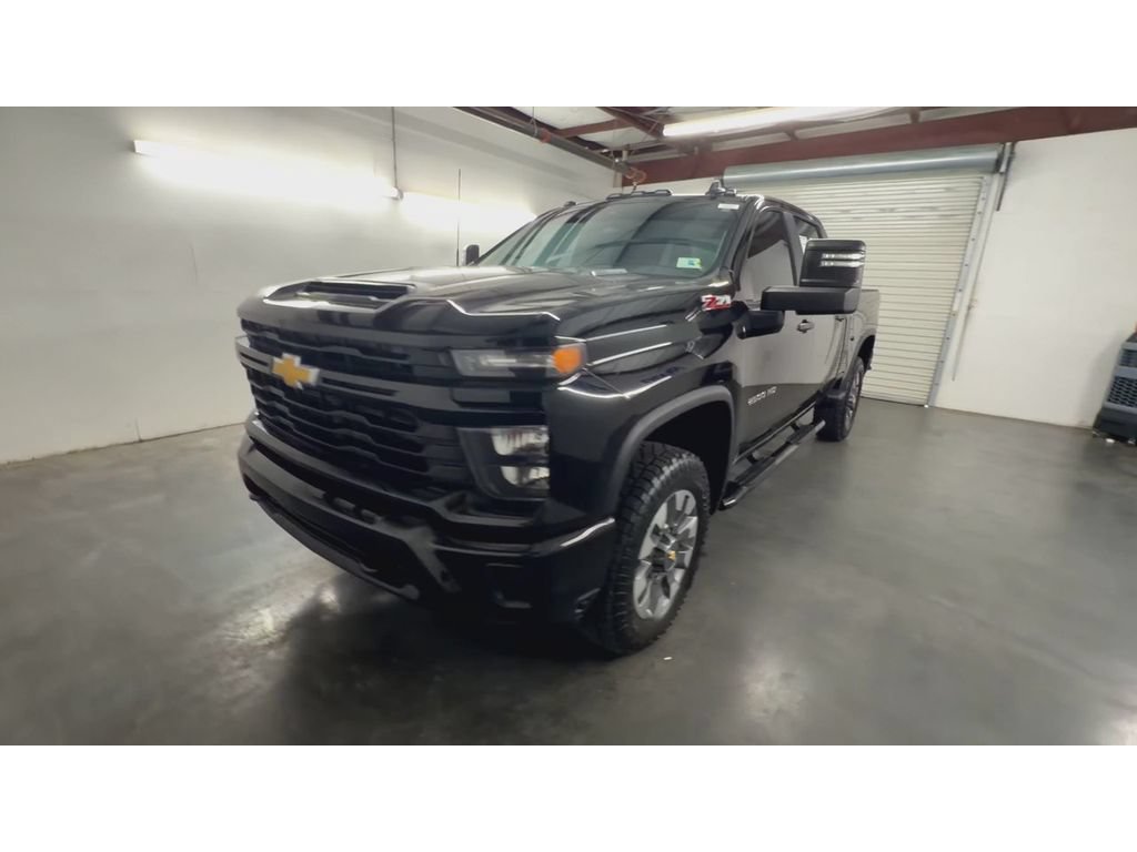 Used 2024 Chevrolet Silverado 2500 Custom w/ Custom Value Package AWD/4WD image 4