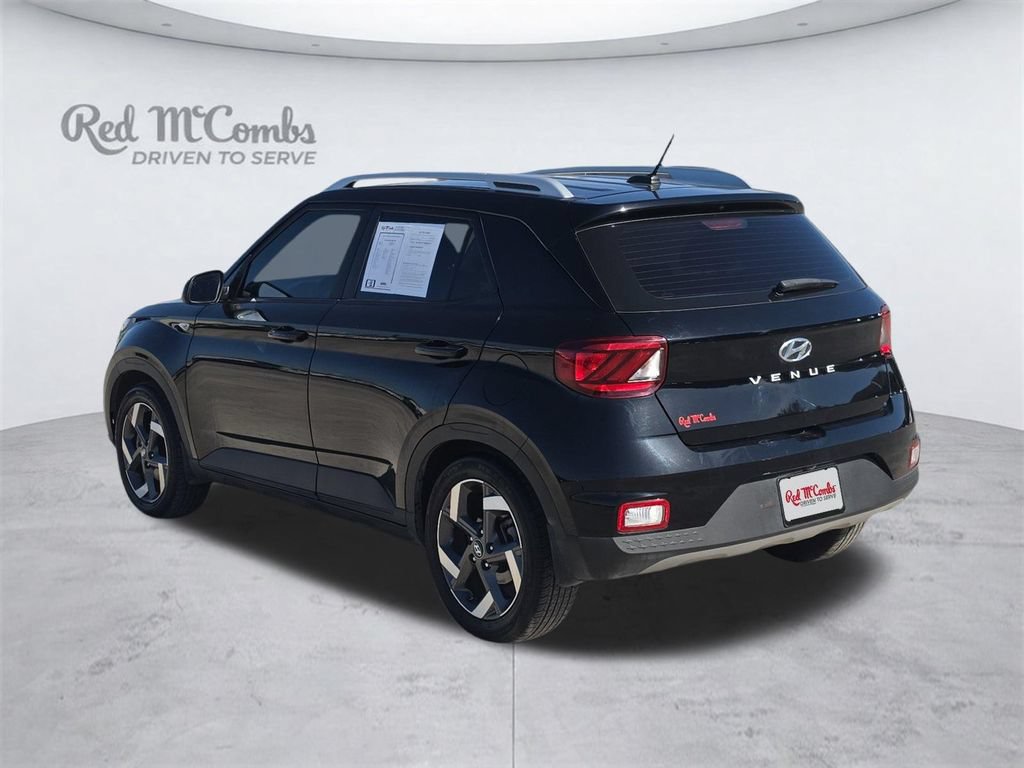 Used 2024 Hyundai Venue SEL FWD image 4