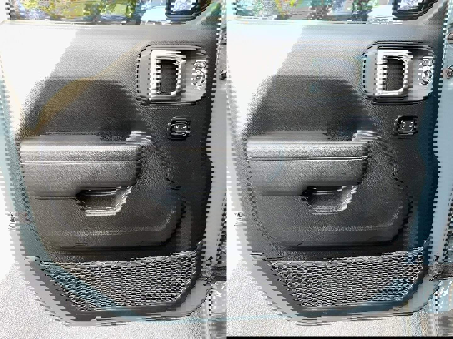 Used 2024 Jeep Wrangler Unlimited Rubicon image 15