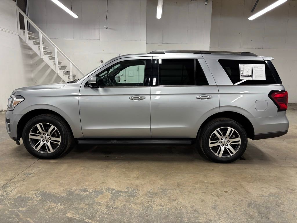 Used 2024 Ford Expedition Limited RWD image 4