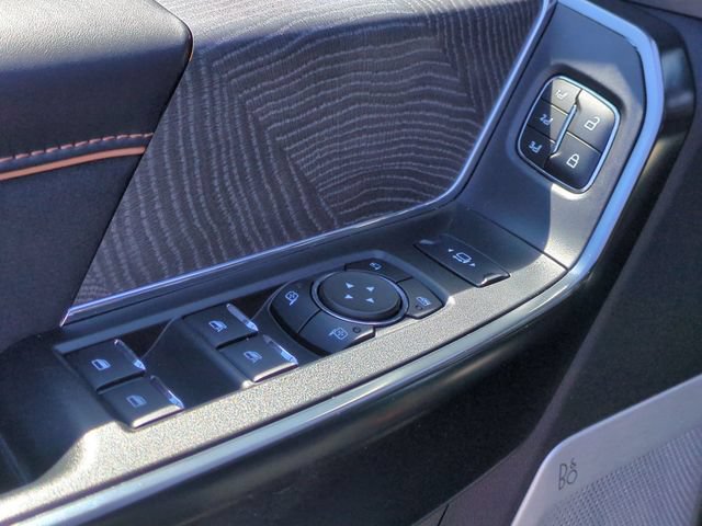 Used 2024 Ford F350 Platinum w/ FX4 Off-Road Package AWD/4WD image 13