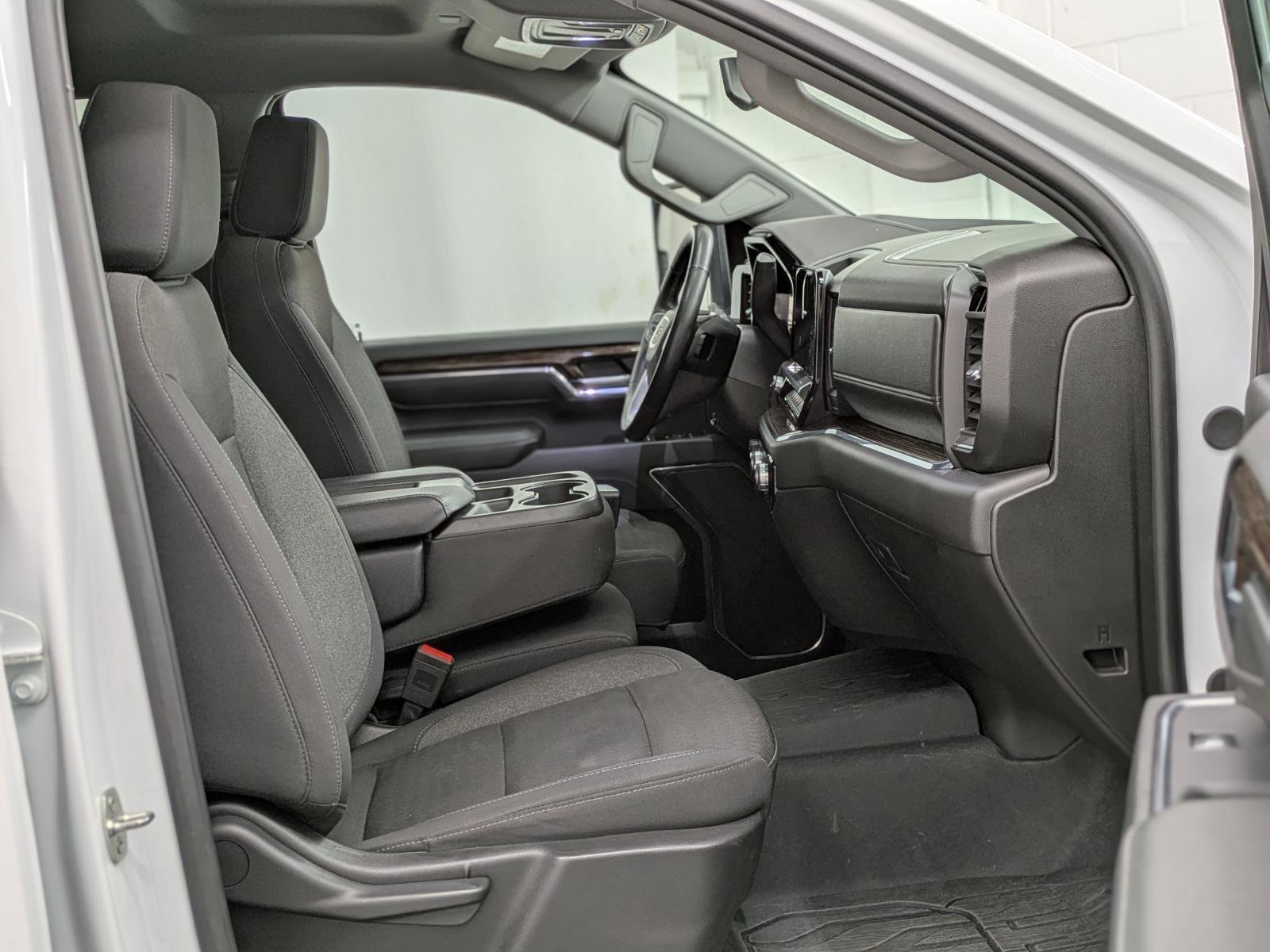 Used 2024 GMC Sierra 3500 SLE w/ SLE Value Package image 20