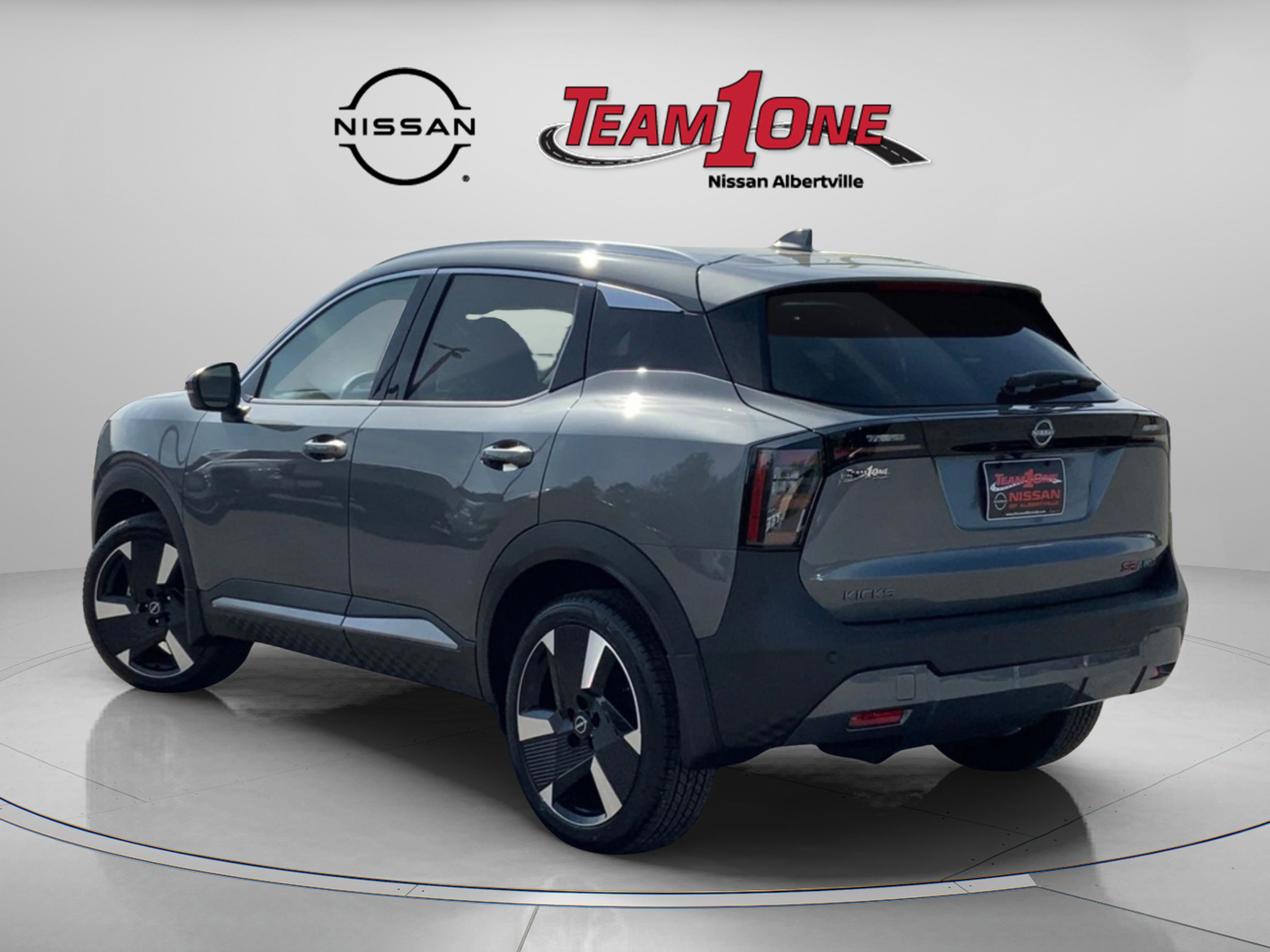 New 2025 Nissan Kicks SR image 4