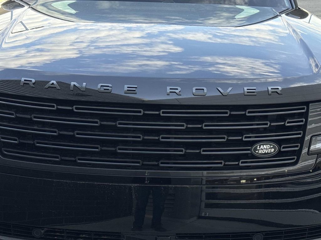 New 2026 Land Rover Range Rover Long Wheelbase SE AWD/4WD image 11