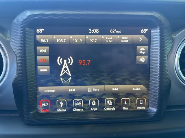 Used 2018 Jeep Wrangler Unlimited Sahara AWD/4WD image 21