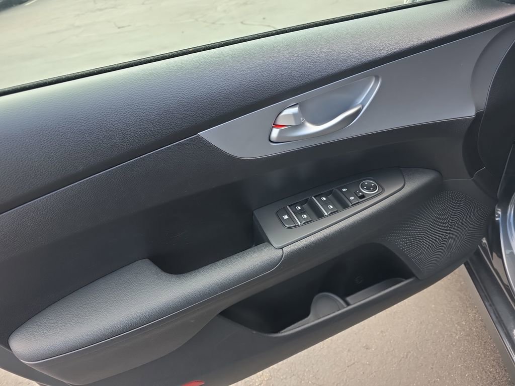 Used 2023 Kia Forte LXS image 20