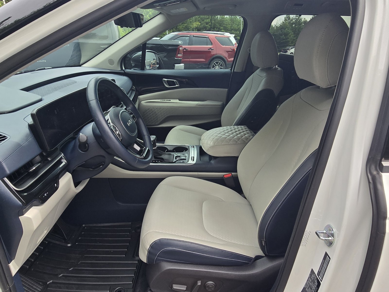 Used 2025 Kia Carnival SX Prestige FWD image 12