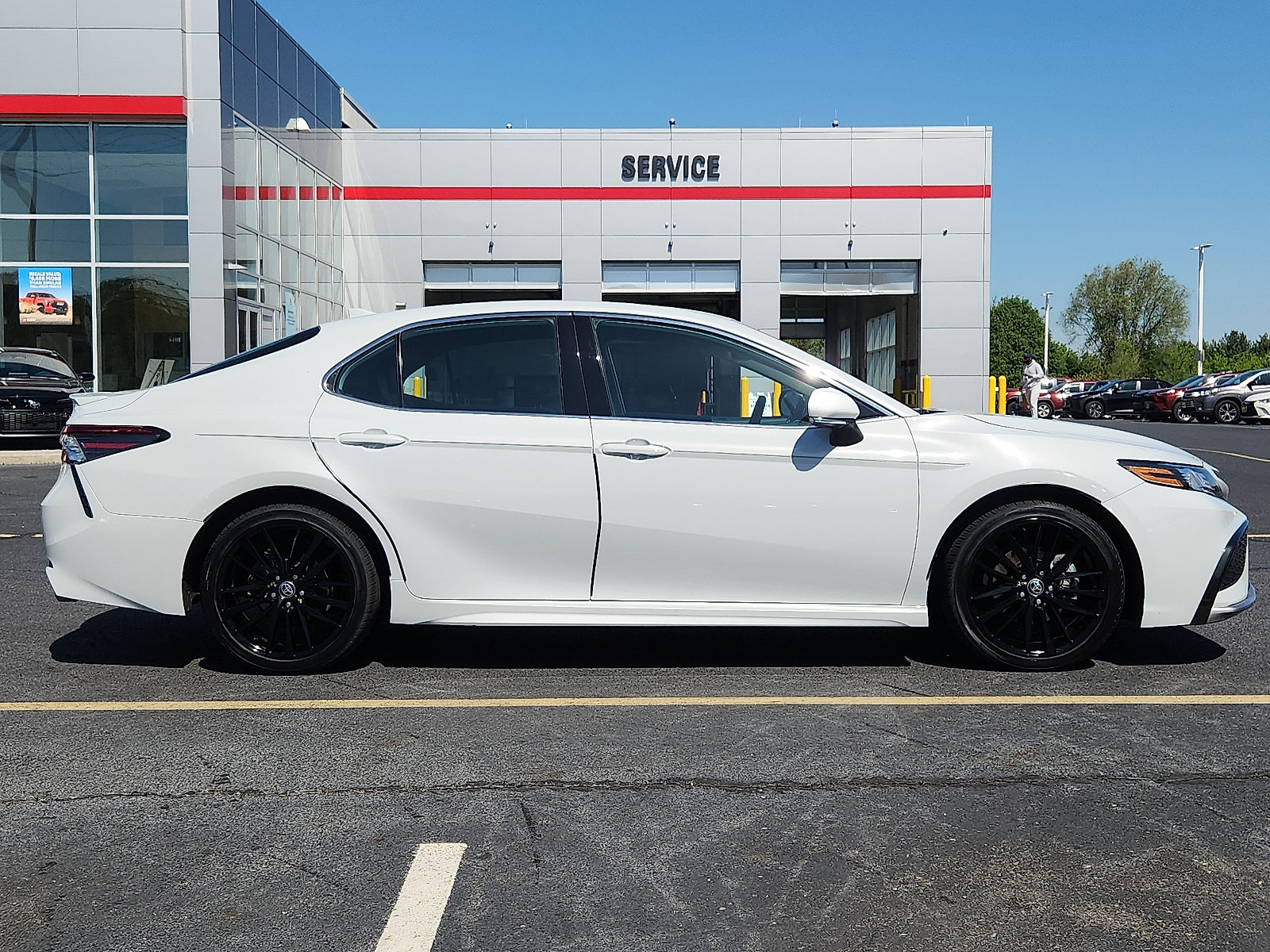 Used 2023 Toyota Camry XSE image 6