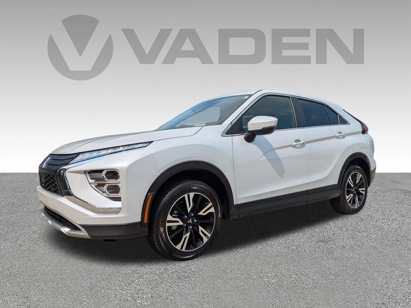 Used 2025 Mitsubishi Eclipse Cross SE AWD/4WD image 2