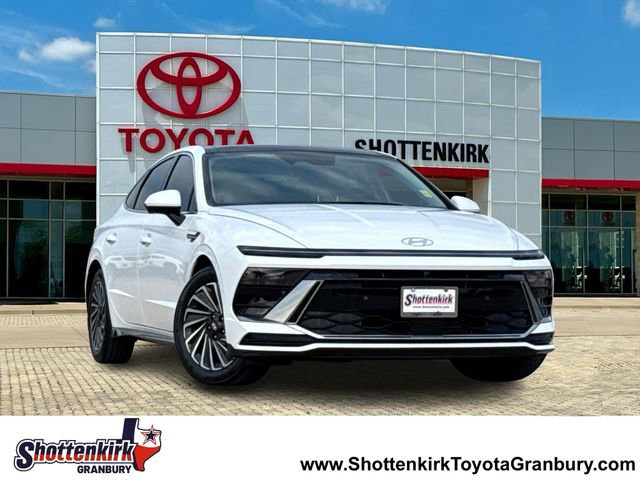 Used 2025 Hyundai Sonata Limited image 1