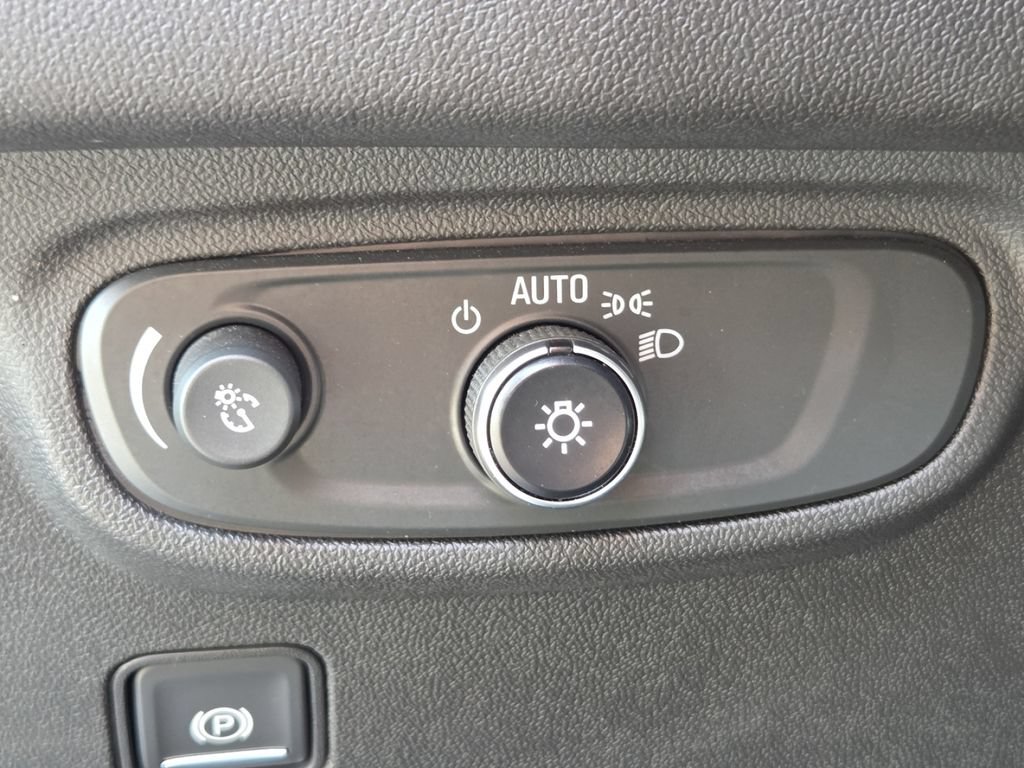 Used 2020 GMC Terrain SLE w/ Driver Convenience Package FWD image 5