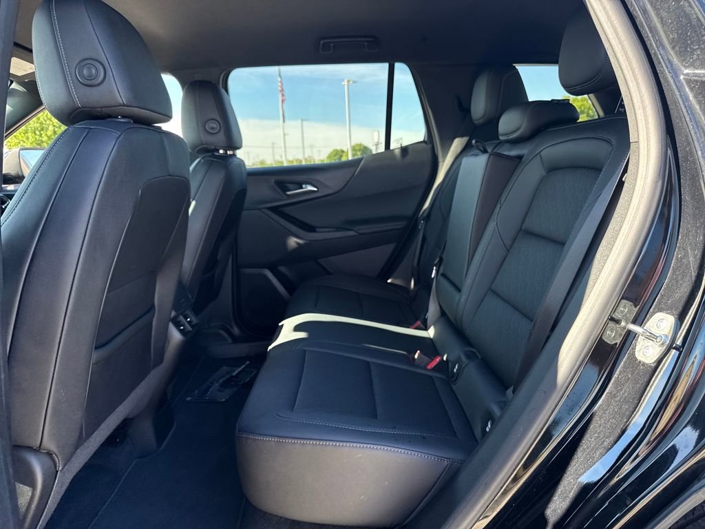 Used 2025 Chevrolet Equinox LT w/ Convenience Package II image 11