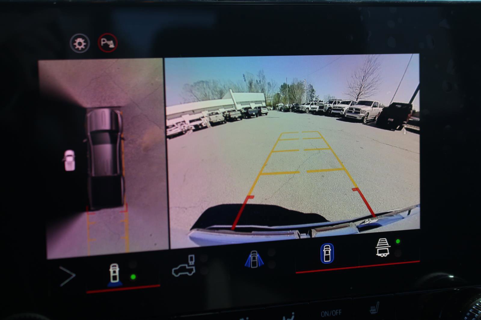 Used 2025 GMC Canyon Elevation w/ Convenience Package image 23