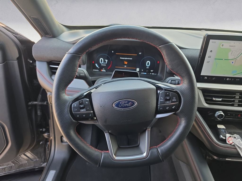 Used 2025 Ford Explorer ST-Line image 12