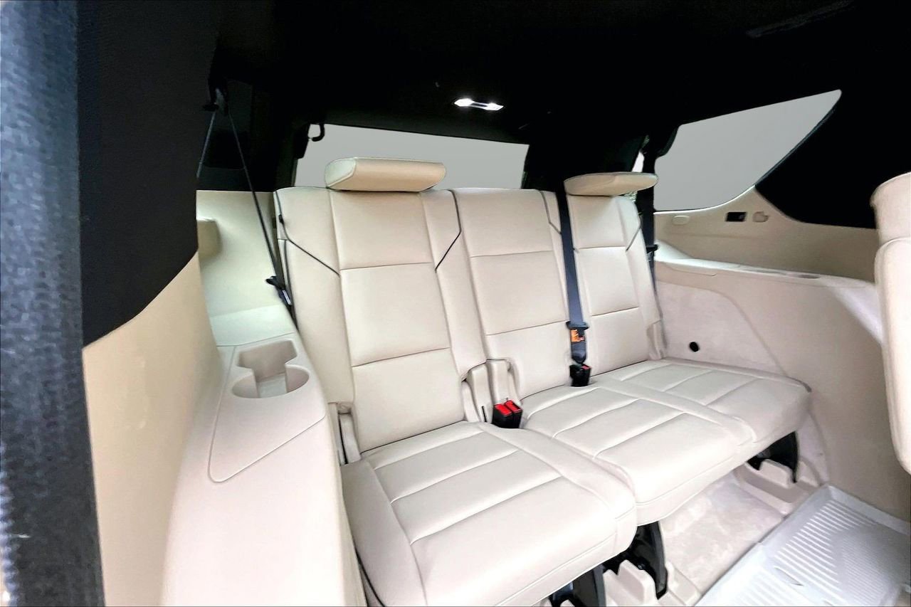 Used 2024 Cadillac Escalade Premium Luxury AWD/4WD image 26