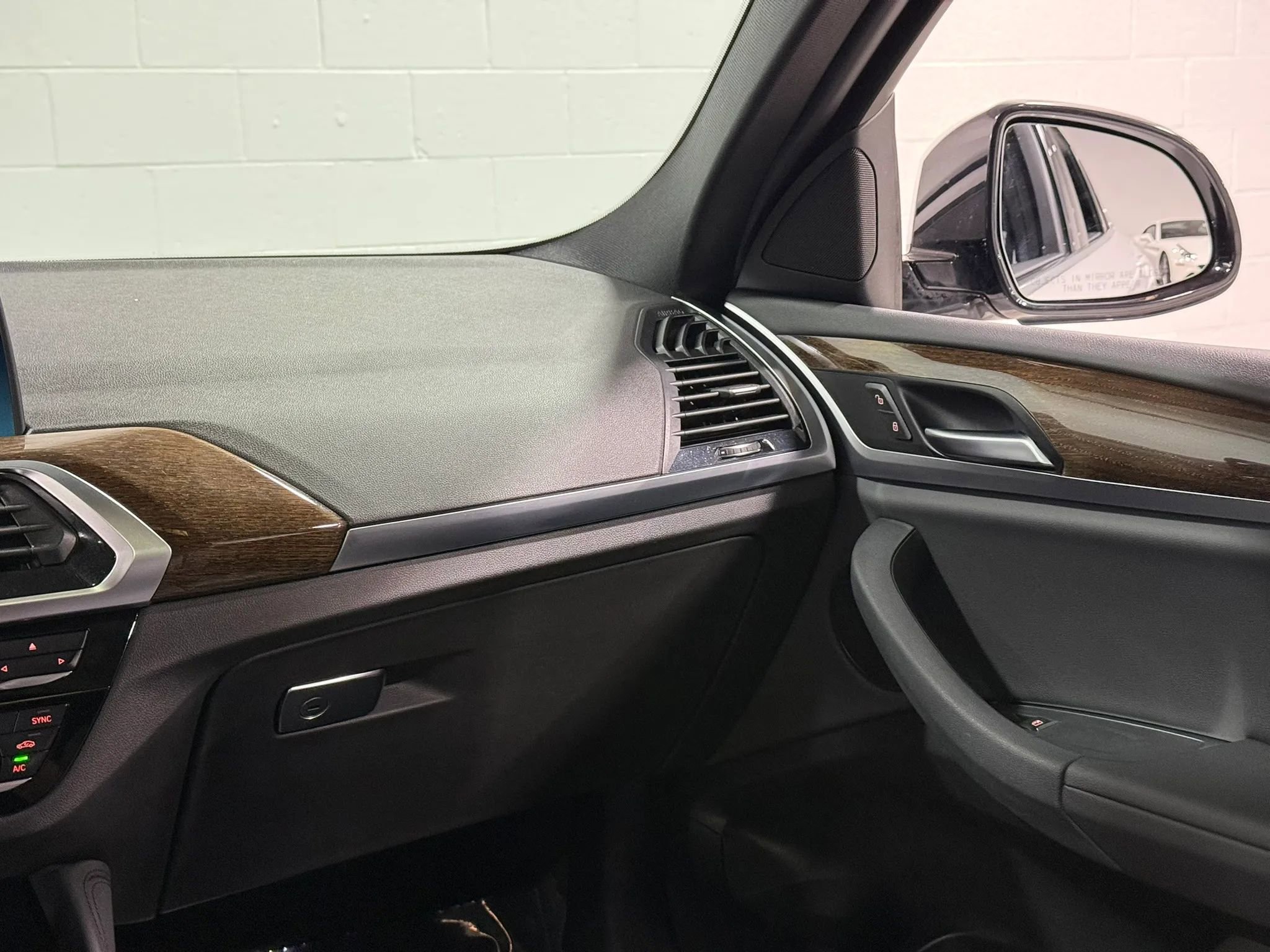 Used 2019 BMW X4 xDrive30i AWD/4WD image 45