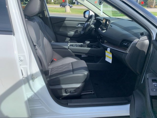 New 2026 Nissan Rogue Platinum image 35