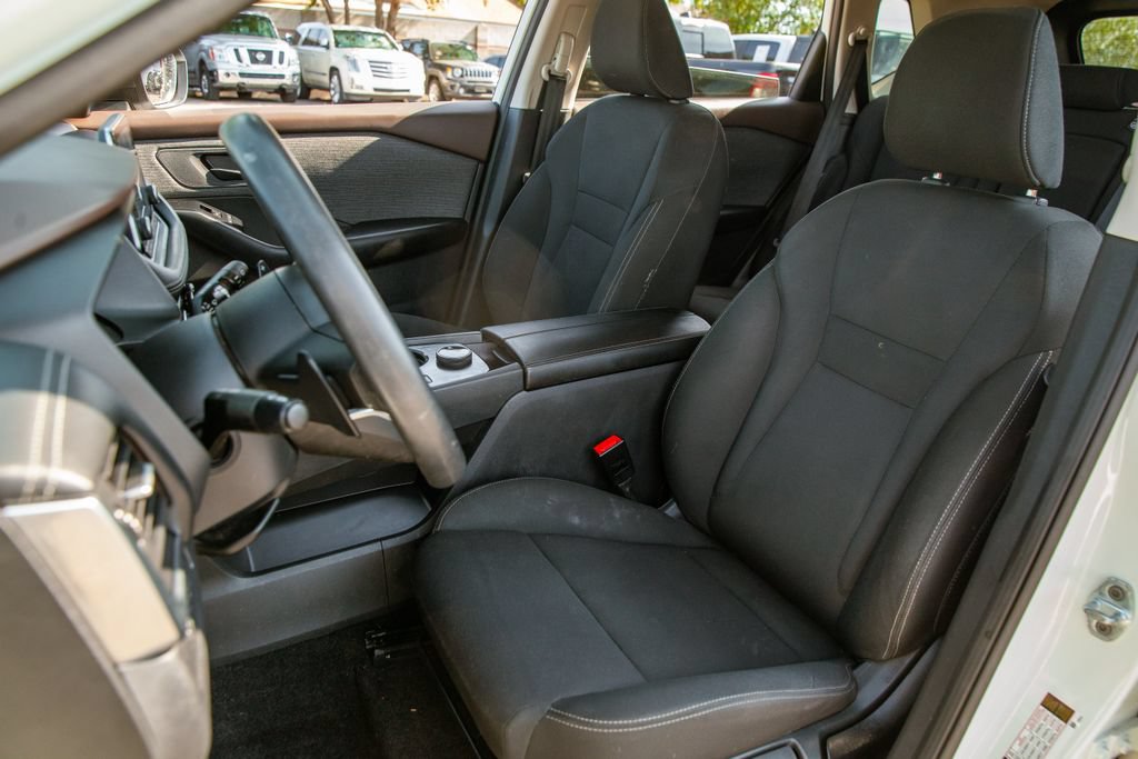 Used 2023 Nissan Rogue S AWD/4WD image 13