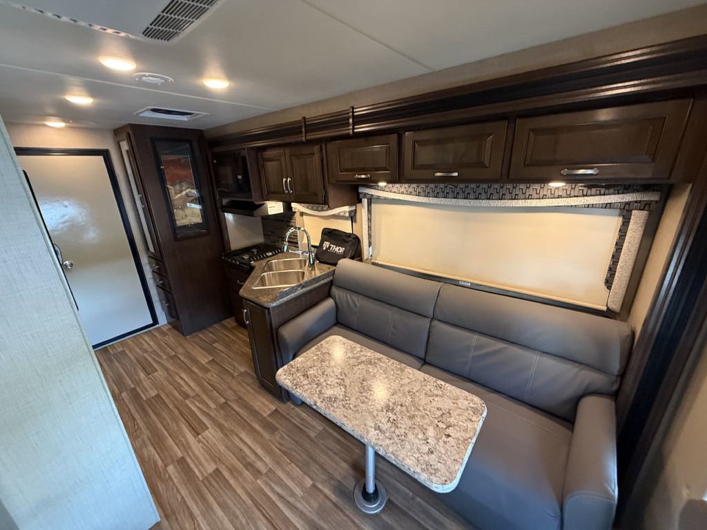 Used 2017 Ford E-450 and Econoline 450 Super Duty w/ Motorhome Prep Package RWD image 30