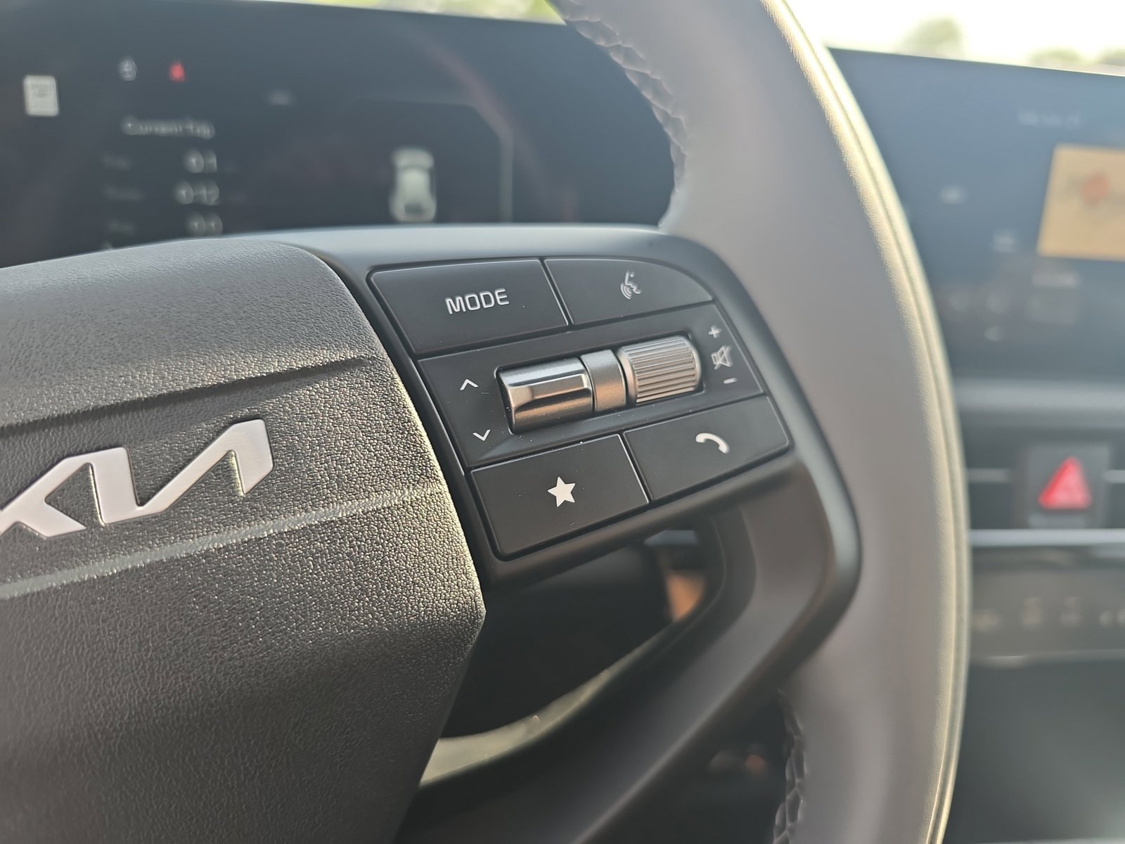 New 2025 Kia EV6 Wind image 18