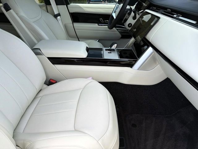New 2026 Land Rover Range Rover SE image 11