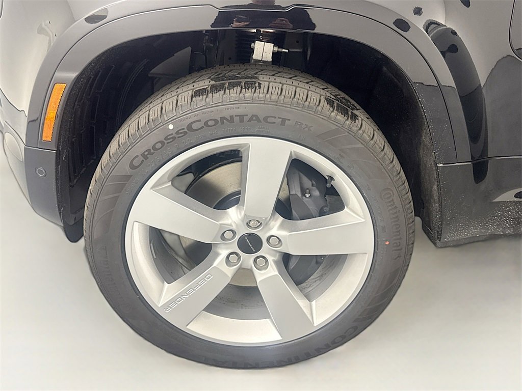 New 2026 Land Rover Defender 110 X-Dynamic SE image 31